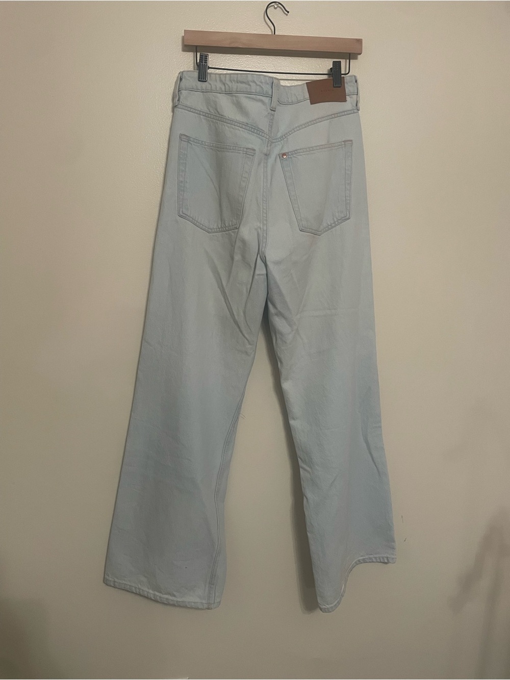 H&M Ultra Light Wash High Rise Baggy Jeans - Picture 6 of 6